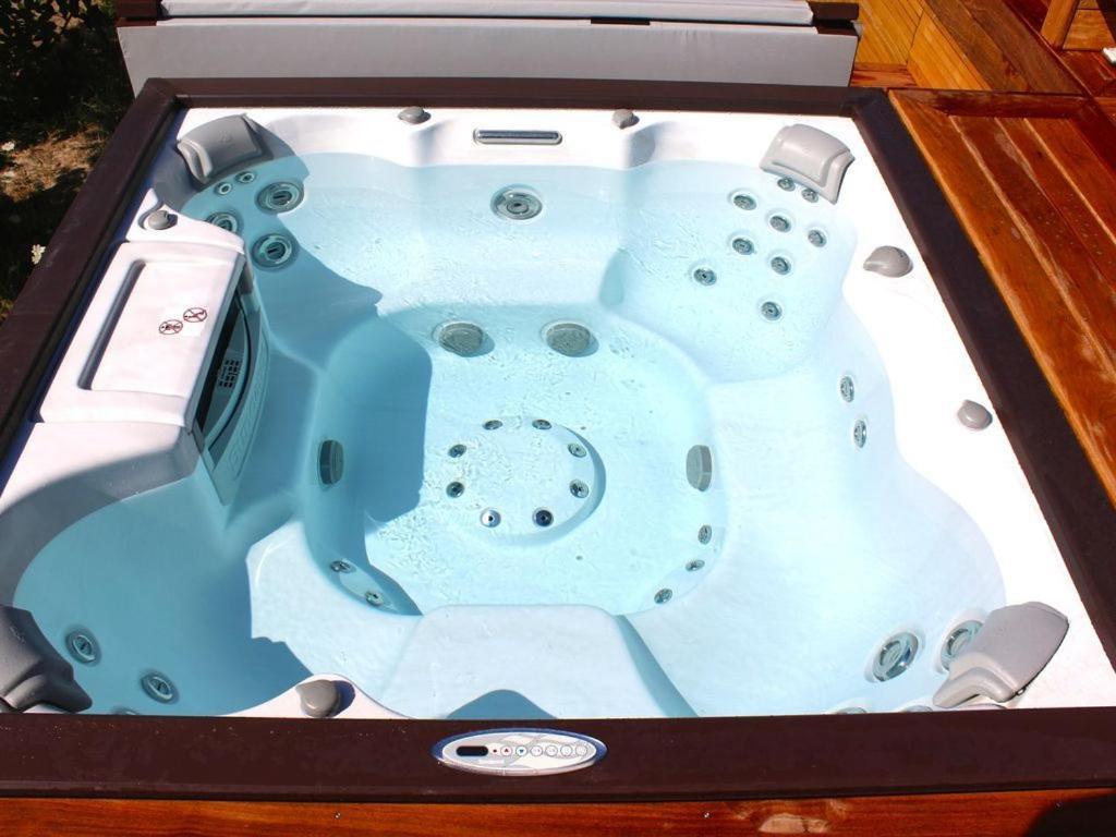 F2 Avec Jacuzzi, Petanque, A 3 Min Mer, Dans Grande Propriete Porticcio  Exterior photo